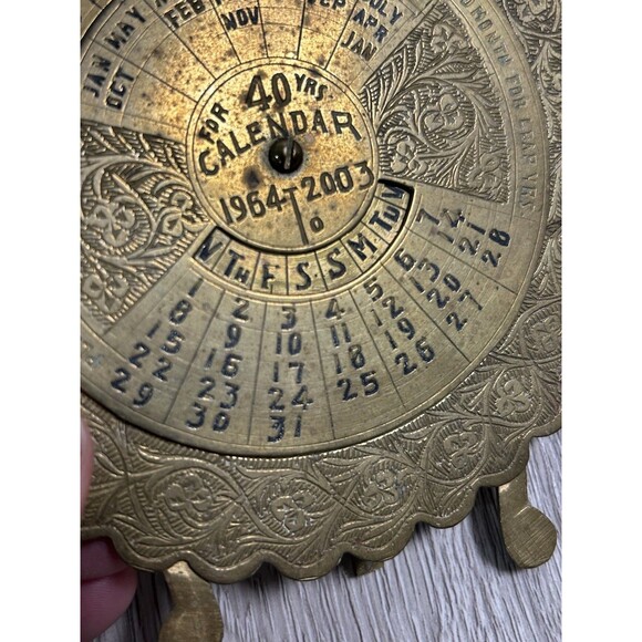 Vintage 40 Years Brass Perpetual Calendar 1964-2003 - Picture 9 of 10